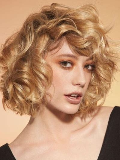 Women Trend Hair Styles For 2013 Shoulder Length Layered