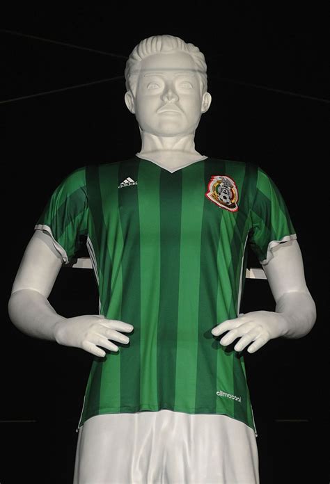 Jersey segundo uniforme selección nacional de méxico. Selección Mexicana: México presentó su nueva playera para ...