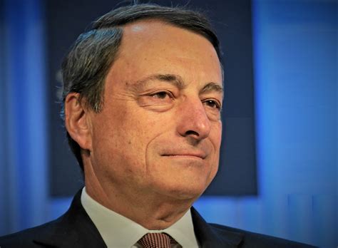 Famed for rescuing the euro in the grips of a sovereign debt crisis, mario draghi is now being asked. Crisi di governo, Mario Draghi alla sfida anche del covid ...