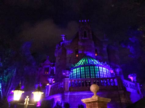 Theme Park Review On Twitter Theme Park Haunted Mansion Mansions