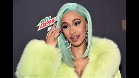 this is what cardi b has to say about the government shutdown