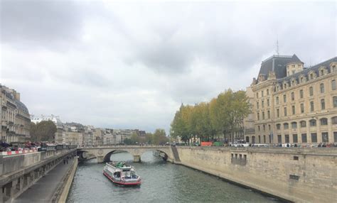 セーヌ川 La Seine 2018年10月 パリ フランス