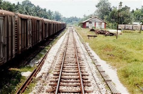 Mulai dari kereta api indonesia yang memang khusus untuk mengangkut penumpang, hingga pt kereta api indonesia ini mengoperasikan sebagian besar kereta api indonesia di berbagai wilayah. Malaya Railway: 12/1/09 - 1/1/10