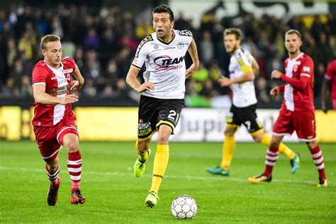 From wikimedia commons, the free media repository. Sporting Lokeren kan enkele weken niet op Marko Miric ...
