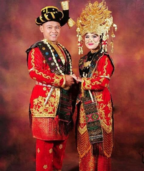 8 Jenis Pakaian Adat Sumatera Utara