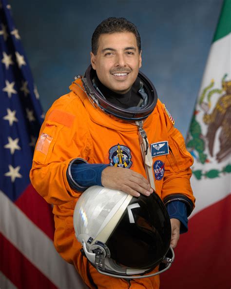 Astronaut Jose Hernandez A Life Of Achievements Atenea Americana By