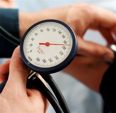 Ein blutdruck von 120/80 mm hg gilt als normal. Neue Studie: Bluthochdruck steigert bei Männern das ...