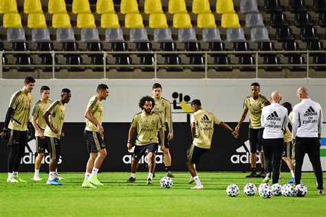 Los blancos' home form may be a cause for concern for zinedine zidane, yet valencia's record on the road is even. Watch Real Madrid Vs Valencia Live - Eight Large