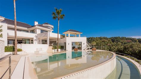 Modern Villa With Stunning Sea Views In La Zagaleta Engel And Völkers