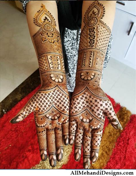 Gone are the days when only limited mehndi designs were available for the bride as now they are definitely spoilt for choice, right from simple to personalised and unique mehendi designs, from traditional to modern. Tangling Simple Bridal Mehndi Designs - Simple Bridal ...