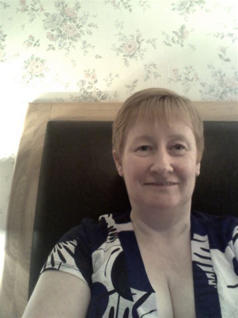Redhea6f68f 49 From Londonderry Is A Local Granny Looking For Casual