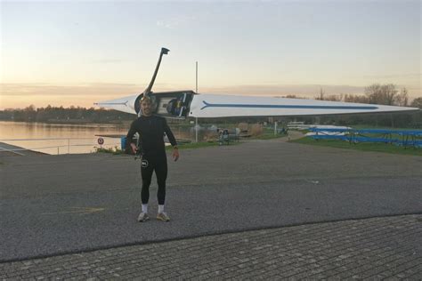 I found out i was talented at other sports (running, cycling etc.) and discovered rowing through my college. Ward Lemmelijn, roeier en PXL-student die record 'De ...