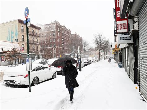 Winter Storm Blankets Northeast Us Halting Travel And Vaccine