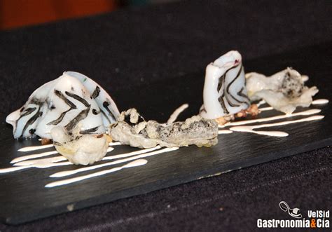 Cuando en 1989 angulas aguinaga lanzó su sucedáneo a base de surimi, en euskadi se lo tomaron. Chipirón 'Zebra' de Pedro Subijana | Gastronomía & Cía