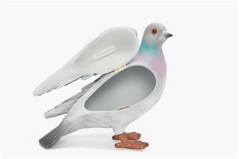 Sarah Jessica Parker Carries A Designer Pigeon Clutch On Set