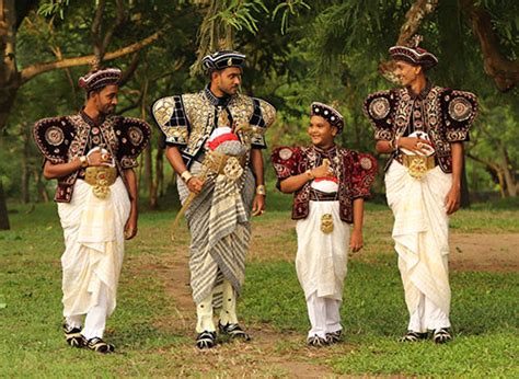 Traditional Clothing Of Sri Lanka Sarong And Sari
