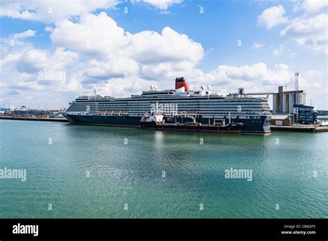 Ship Harbor Cruise Cunard Queen Victoria Southampton United