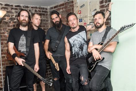And at 116 acres, 18 upstream road at michelago on the banks of the magnificent murrumbidgee river is the perfect size to run a couple of horses or cattle. The Dillinger Escape Plan terá Mike Patton tocando o EP ...