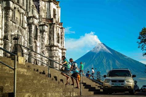 Where To View The Mayon Volcano Eruption Abs Cbn News