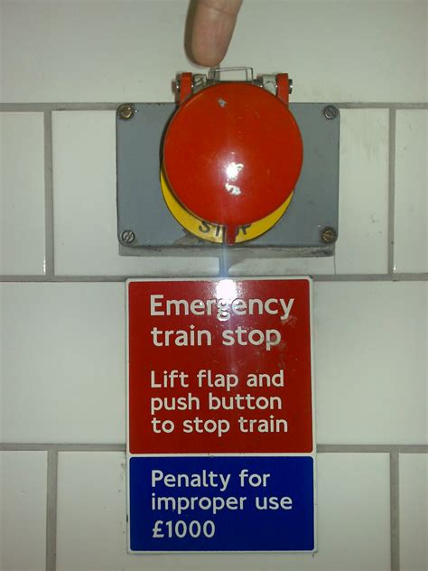 Emergency Train Stop London Underground Emergency Train St Flickr