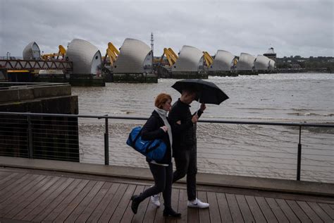 Thames Barrier Shut For 200th Time Flood Defence Chief Warns Of Risks