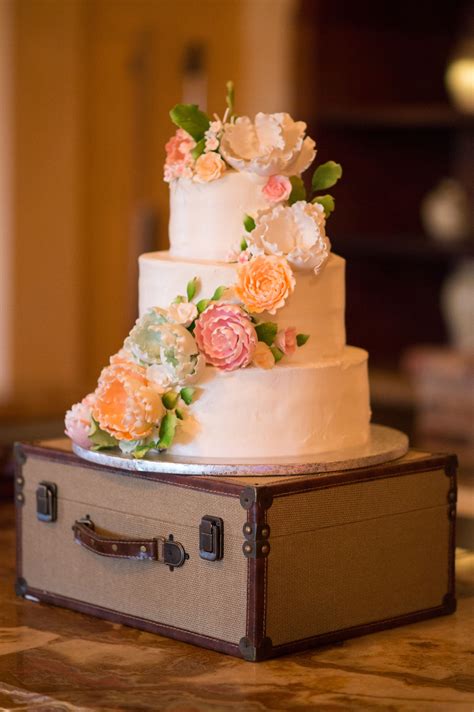 Here are our favorite wedding pink flower wedding cake. Wedding Cake with Cascading Flowers on Trunk