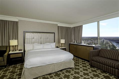 Hilton Niagara Falls Fallsview Hotel And Suites Niagara Falls On