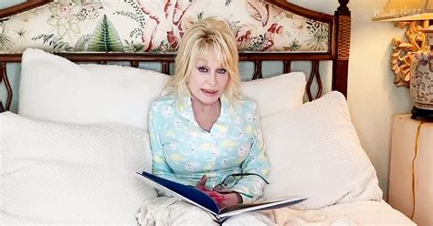 Dolly Parton Tells A Bedtime Story That Youll Fall In Love With