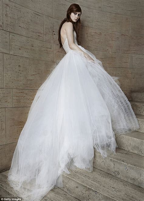 Vera Wang Debuts Edgy New Bridal Collection Daily Mail Online