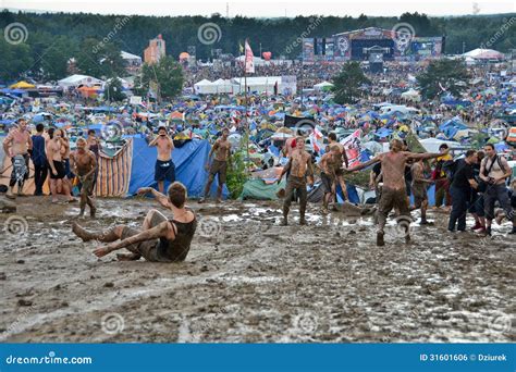 Przystanek Woodstock Redaktionell Bild Bild Av Fält 31601606