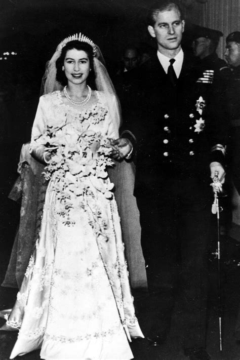 It's fair to say that the dress queen elizabeth ii wore for her wedding to lieutenant philip mountbatten, 70 years ago today, is truly iconic. Wedding Ideas, Planning & Inspiration in 2020 | Queen ...