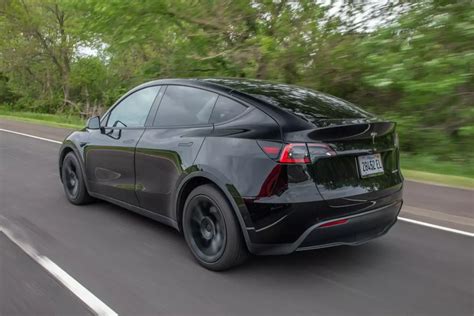 Tesla Model Y Black 2024 Lotta Rhiamon