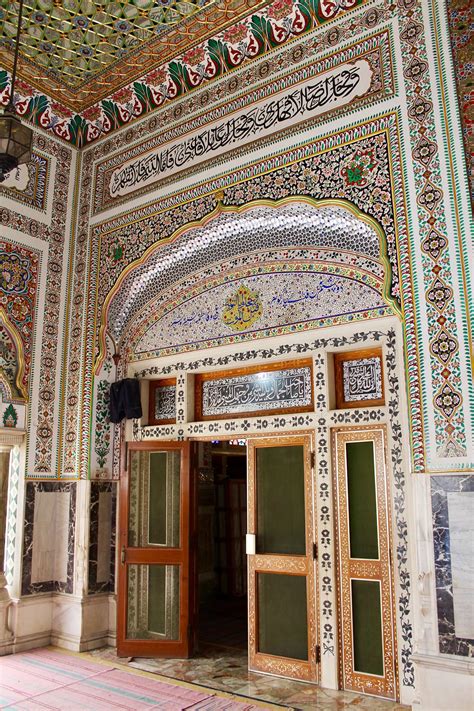 7 Stunning Mosques In Pakistan You Should Definitely Visit