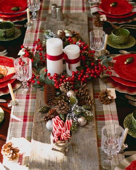 Pas besoin d'éléments décoratifs compliqués pour faire de l'effet. 5 idées déco table de noël pour égayer vos repas de fëte