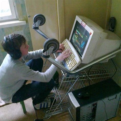 18 Cursed Computer Setups That Can Annoy The Entire Internet