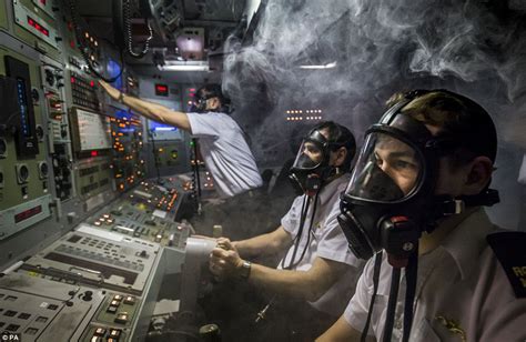 This Is What It Looks Like Inside A Trident Nuclear Submarine Scoopnest