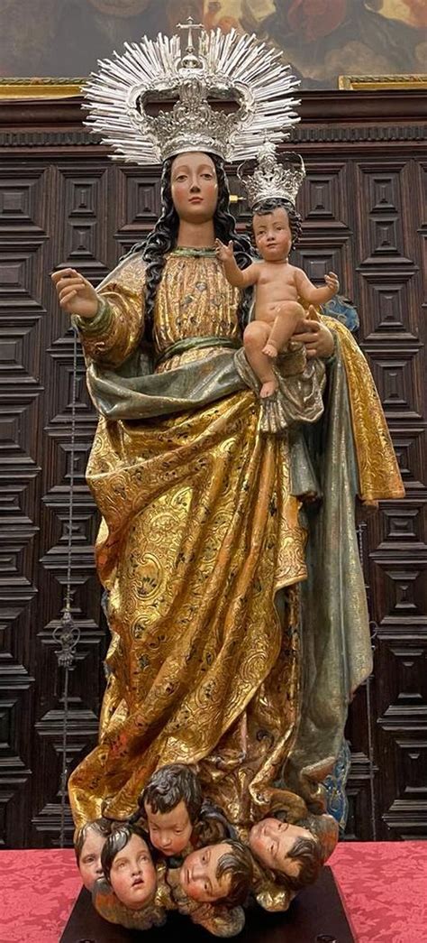 La Virgen Del Rosario Titular De La Hermandad De La Corona Repuesta