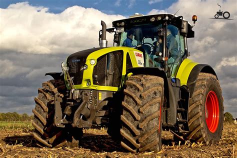 Claas Axion 950 United Kingdom Tractor Picture 711211