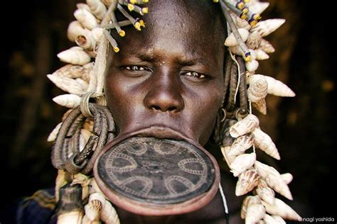 日本女攝影師 Yoshida Nagi 拍攝非洲裸體部族，一同裸體以示敬意 ヨシダナギ アフリカ ヨシダ