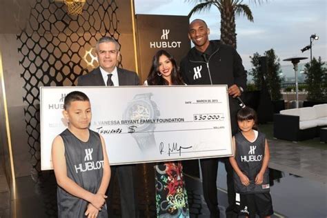 Two Kids Help Hublot Kobe Bryant Raise 30000 For Charity Los