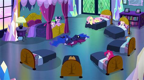 Image Luna Sleeping In The Middle Of Twilights Room S5e13png My