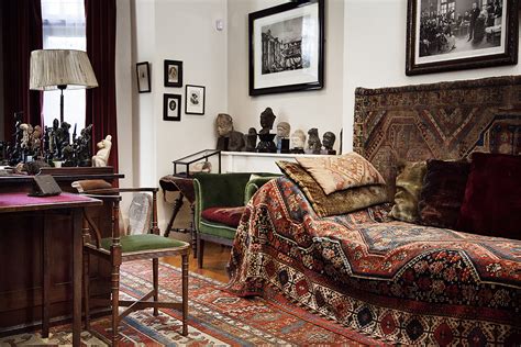 Sigmund Freuds Famous Psychoanalytic Couch Freud Museum London
