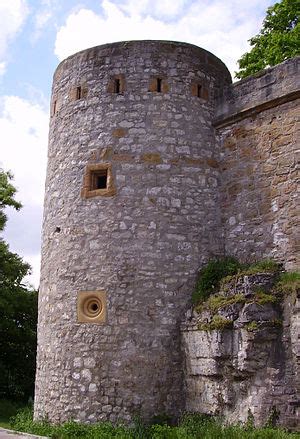 Natürlich übernehmen wir im zuge der möbel entsorgen in giechburg auch die evtl. Rundturm der Außenbefestigung