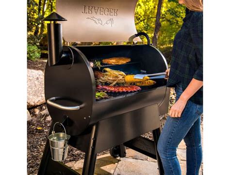 The traeger pro series 575 and 780 pellet grills are serious upgrades to previous generations of traeger grills. Traeger BBQ Grill Pro D2 780 - Knights Garden Centres
