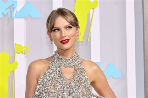 Taylor Swifts Midnights Everything We Know About The New Album Glamour