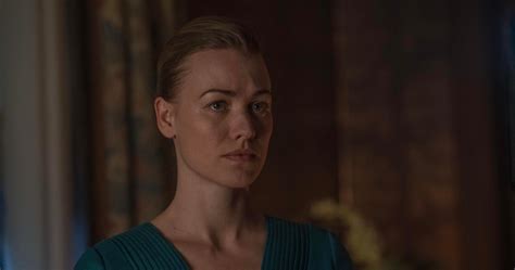 The Handmaids Tale Fans Believe Season 4 Clues Reveal Serena Waterford Is Pregnant