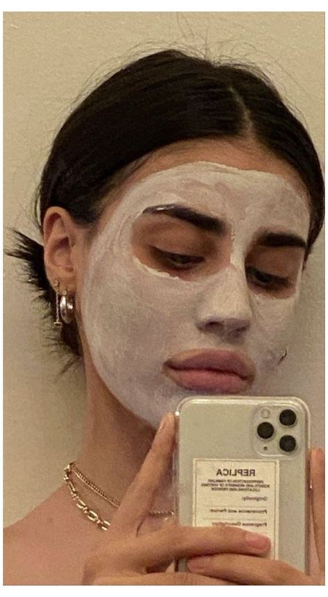 Iphone Mirror Selfie Aesthetic No Face Aesthetic Face Mask