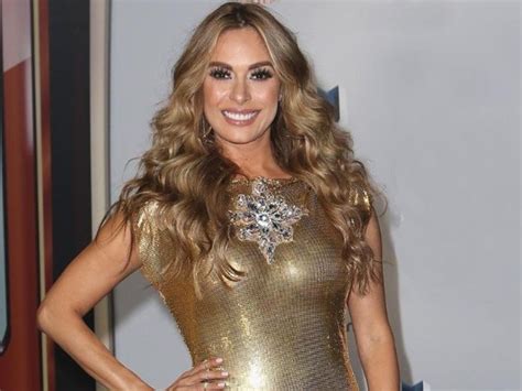 Galilea Montijo Deslumbra A Toda Televisa Con Este Incre Ble Outfit
