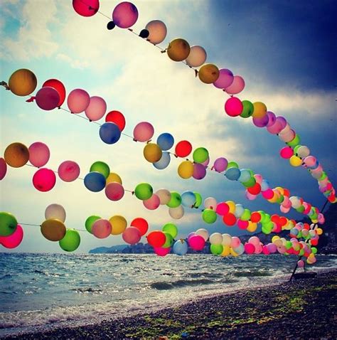 Balloons On The Beach 風