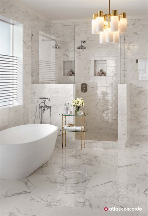 20 Bathrooms With Large Tiles